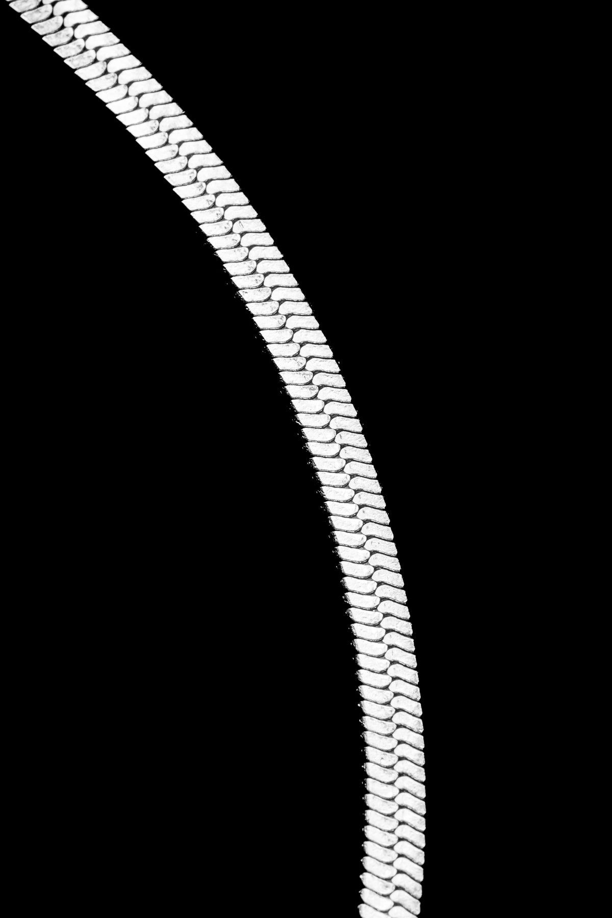 Cadena Plateada Omega Fina