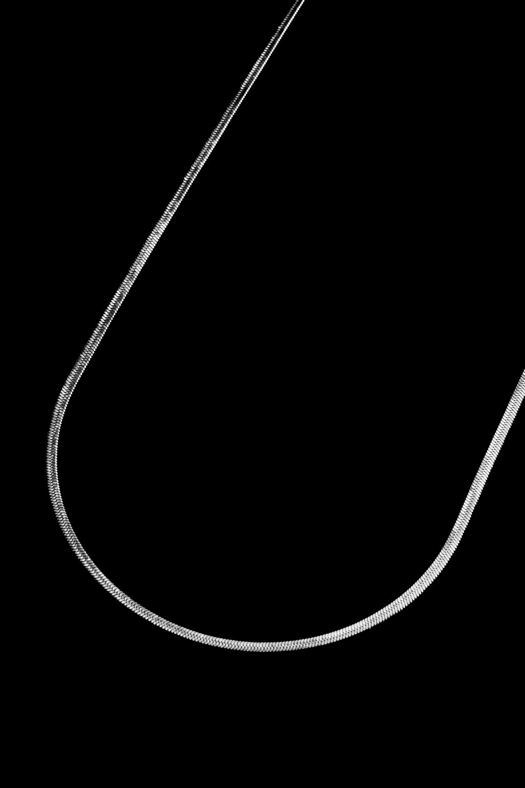 Cadena Plateada Omega Fina