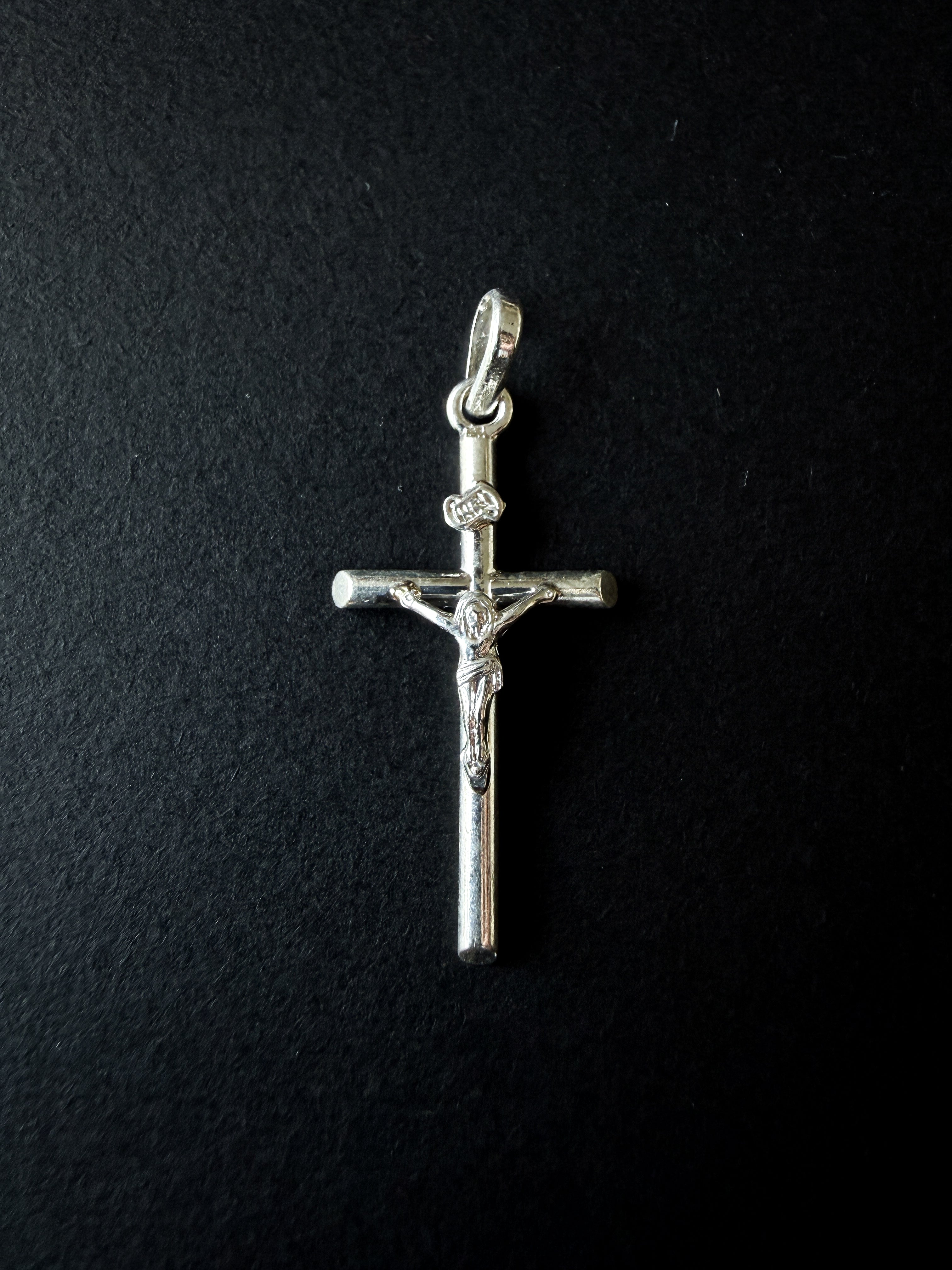 Plata 925 Dije de Cruz con Cristo Tubular
