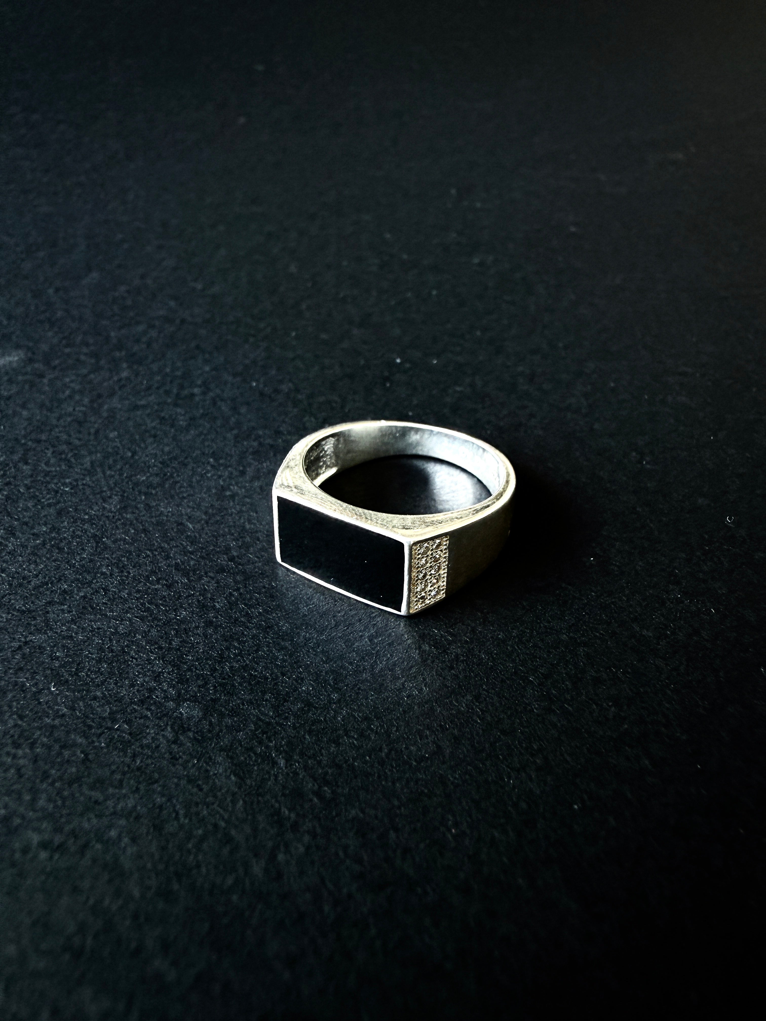 Plata 925 Anillo Sello de Hombre con Onix Rectangular y Zirconias Laterales