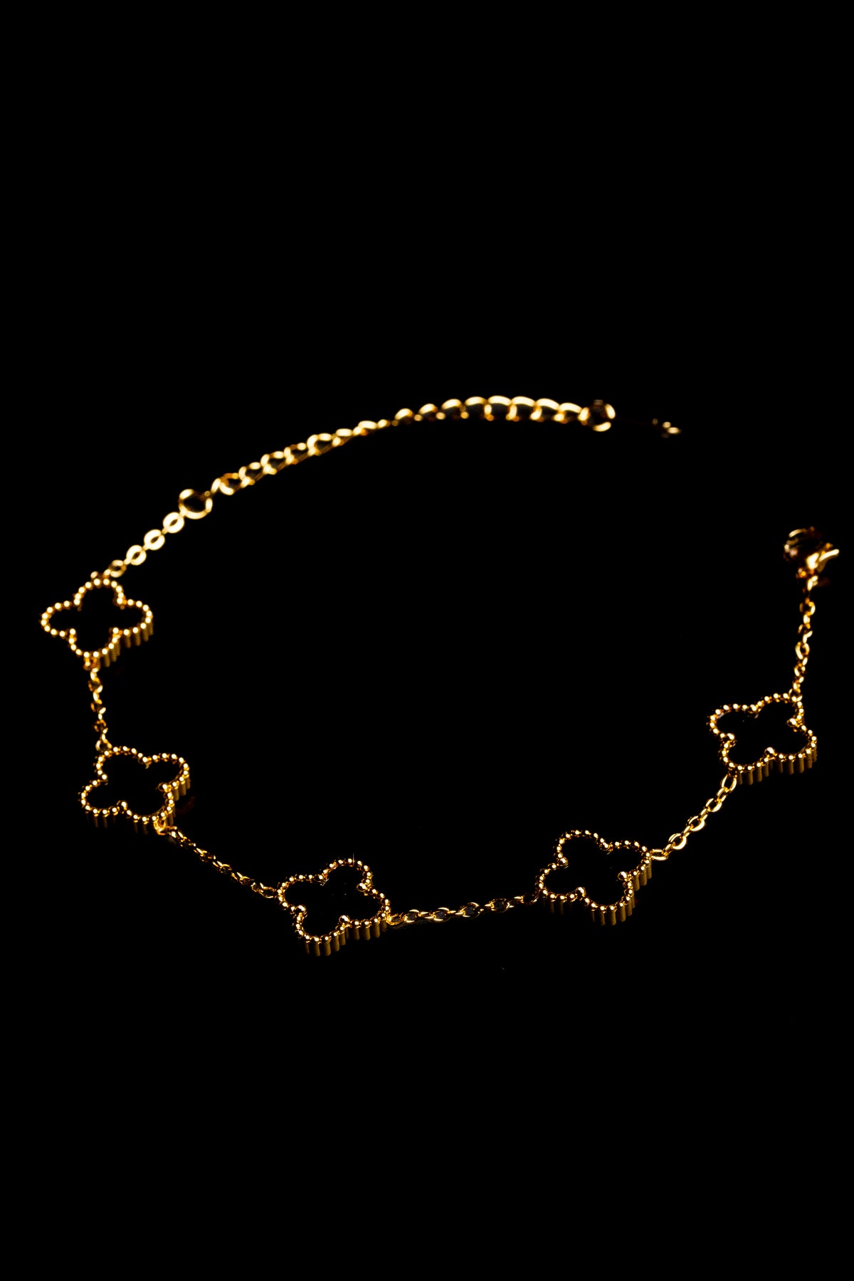 Pulsera VCA Dorada con Tréboles Negros