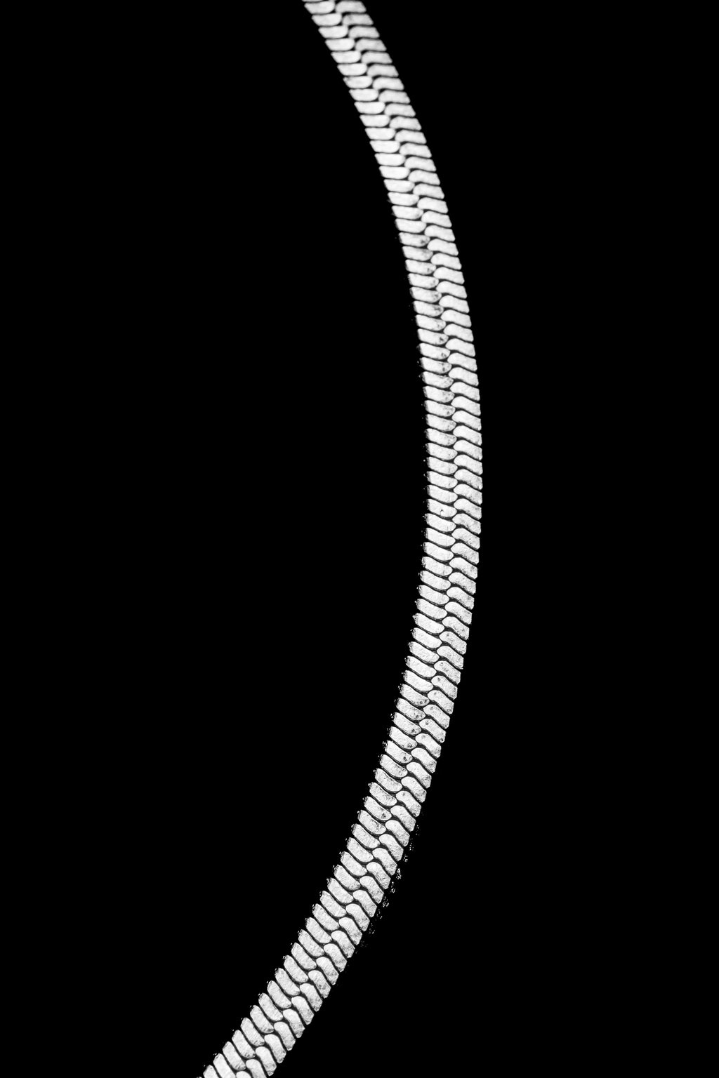 Cadena Plateada Omega Fina