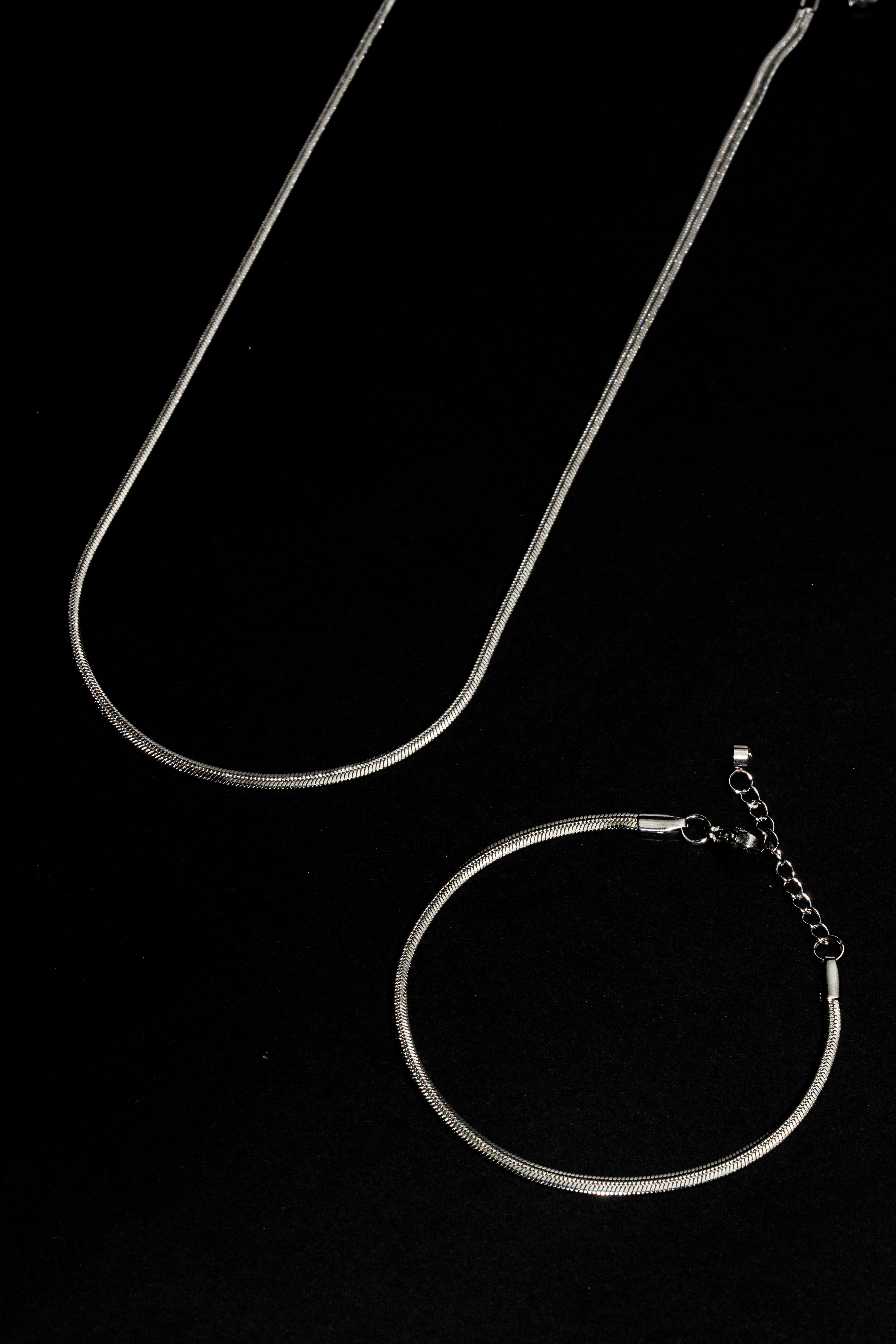 Conjunto Omega Fino Deluxe Plateado